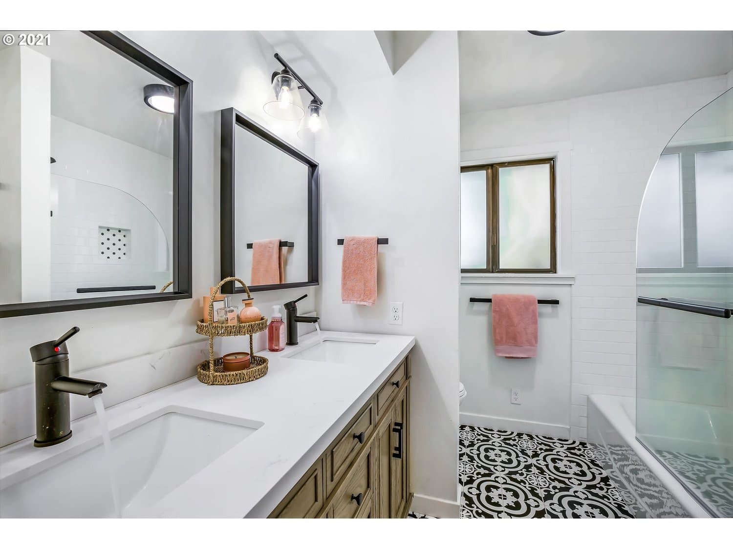 Pearl lobby commercial remodel — Tross